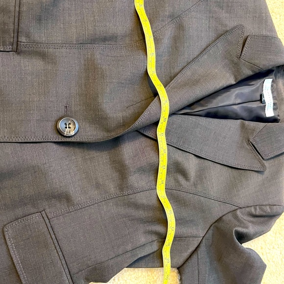 Tahari Arthur s . Levine  in women’s suits - Picture 4 of 4